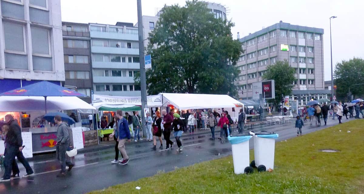 Langer Tisch“ schrumpft auf zwei Kilometer - Wuppertal total: Aktuelle  Nachrichten und lokale News