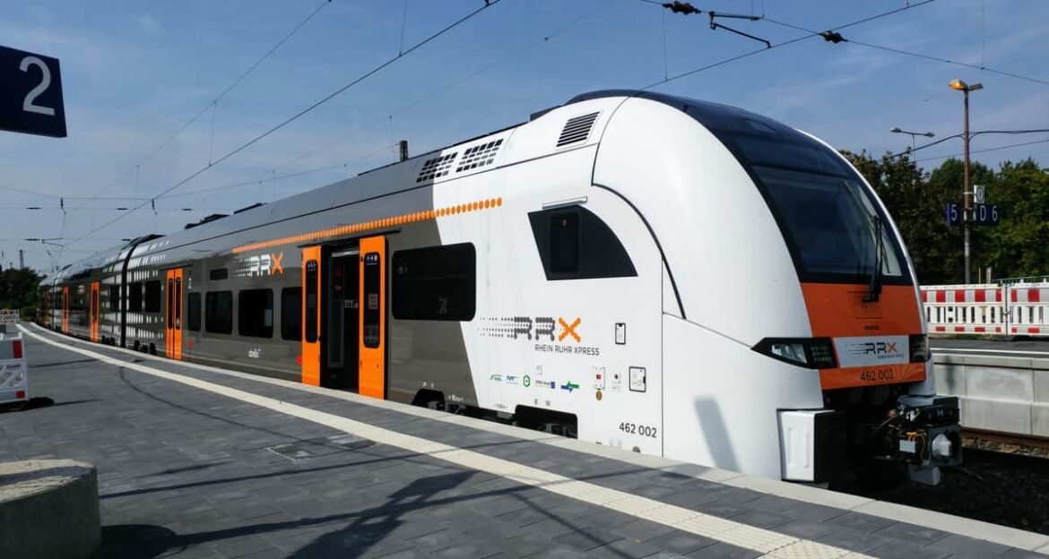 RRX-Zug auf RB48 - ohne Halt in Haan - Wuppertal total ...