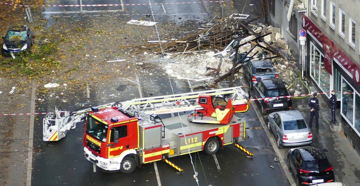 Hausexplosion erschüttert Barmen - Wuppertal total ...