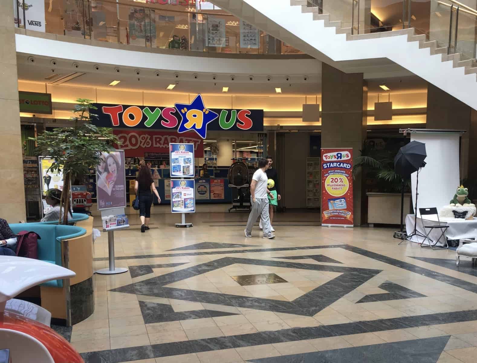 Toys R Us zieht von Rathaus Galerie in die City Arkaden Wuppertal