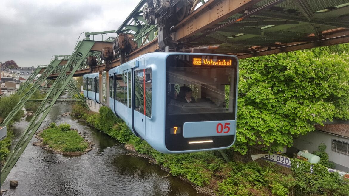 wuppertaler-schwebebahn-stockpack-unsplash Wuppertaler Schwebebahn