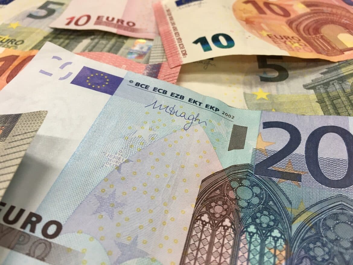 money, euro, seem