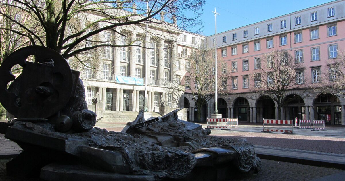 Six new linden trees planned for the town hall square in Barmen