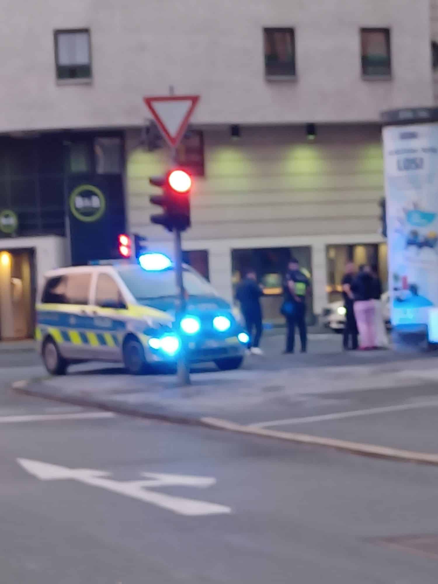 Verkehrsunfall in Wuppertal-Elberfeld: Drei Fahrzeuge beschädigt