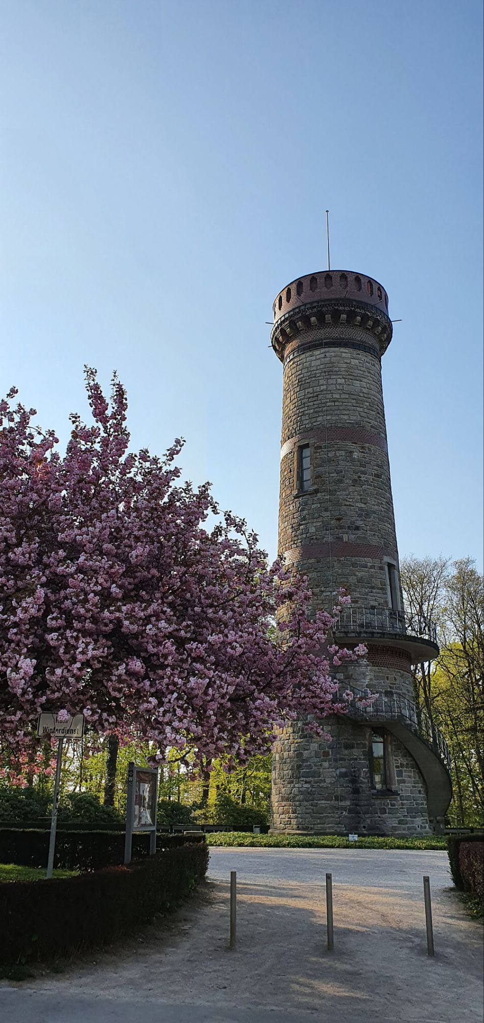 Konzert am Toelleturm: Bigband „Knapp Daneben“ spielt am 24. August in Wuppertal
