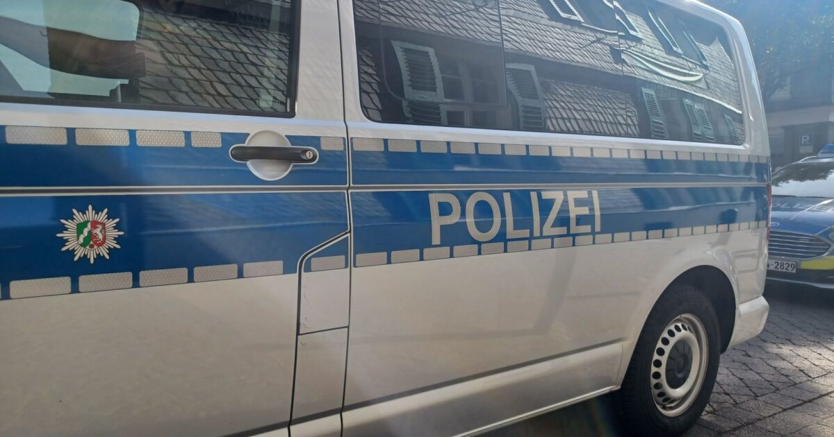 Accident on the L74 near Wuppertal: Full closure after collision with...